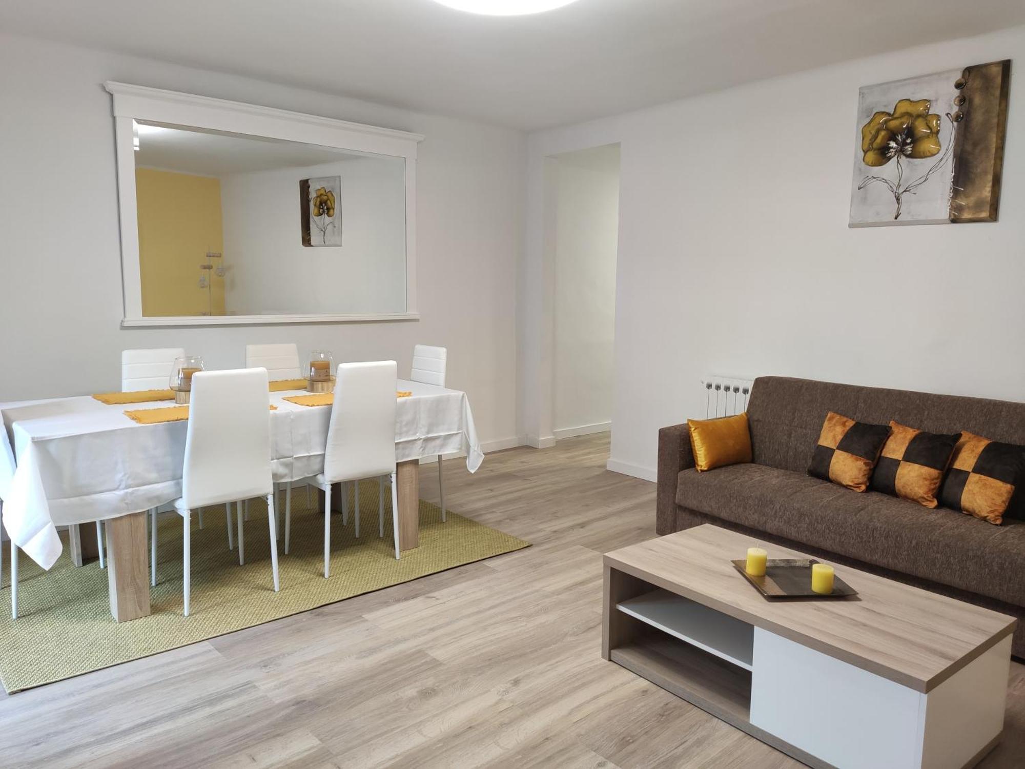 Apartamento Confort II Ла-Сеу-д'Уржель Екстер'єр фото